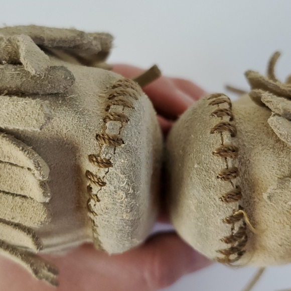 Minnetonka Fringe Baby Bootie Tan - Picture 11 of 13